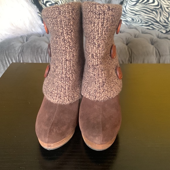 Brown sweater boots - Picture 9 of 9